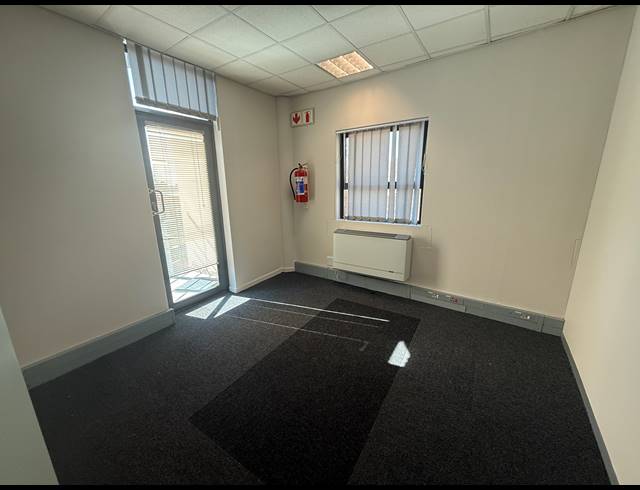 248M² OFFICE TO LET IN PARKTOWN